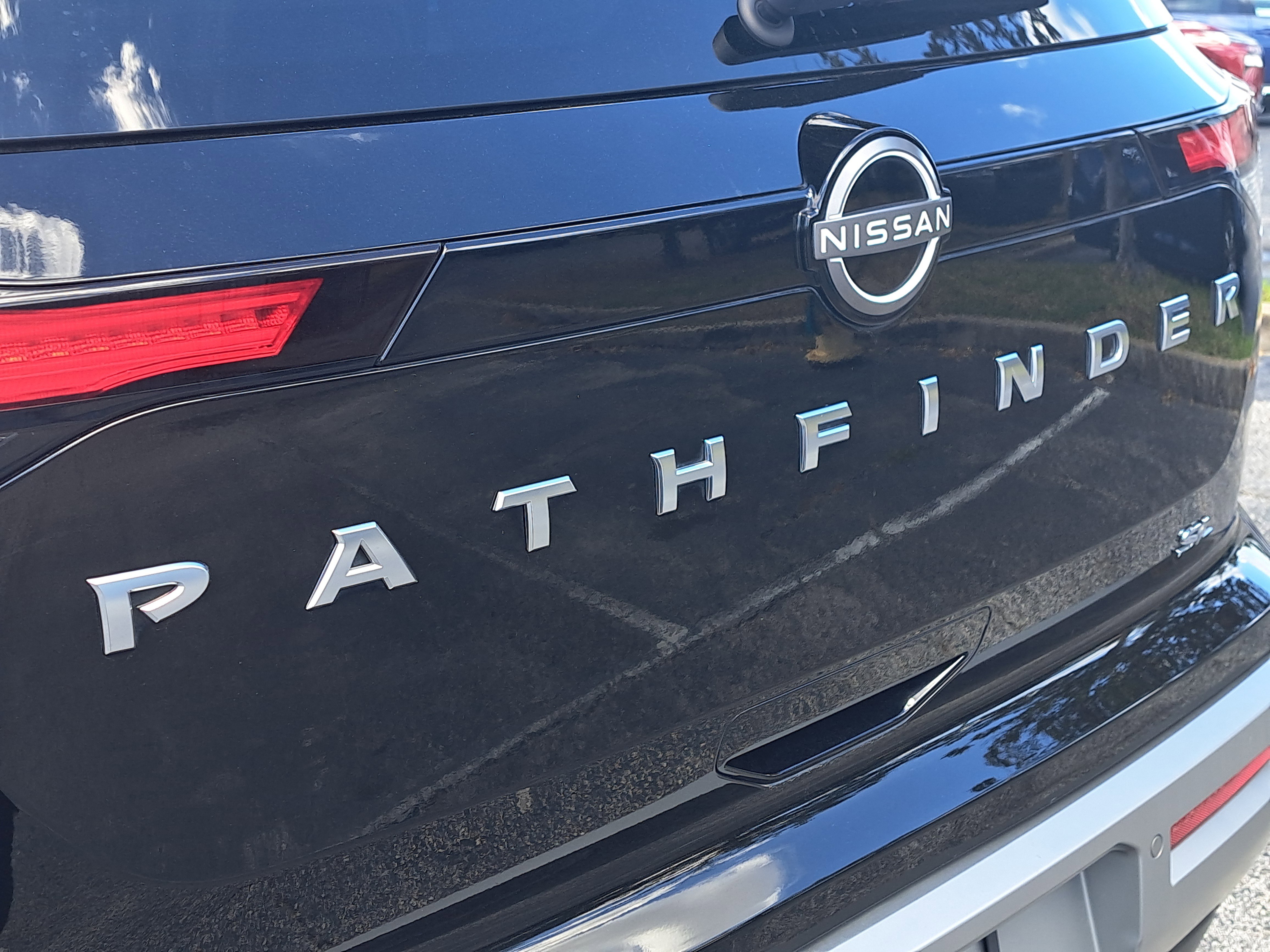 Certified 2022 Nissan Pathfinder SL image 10