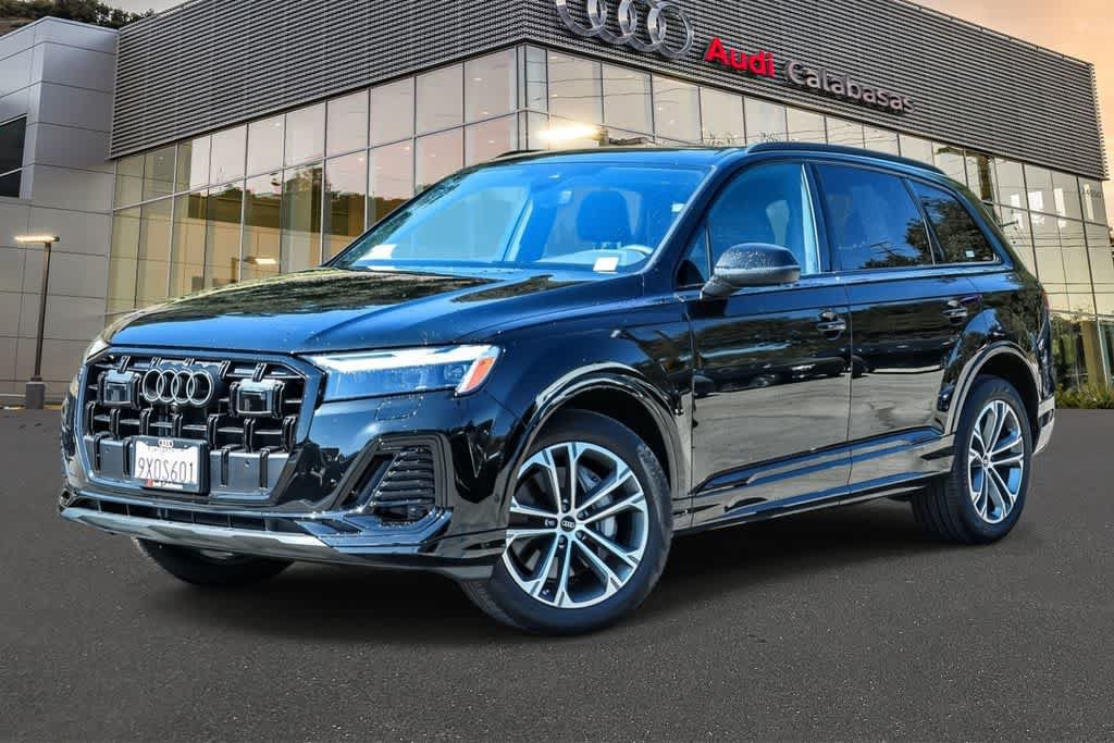 Used 2026 Audi Q7 2.0T Premium w/ Convenience Plus Package AWD/4WD image 1