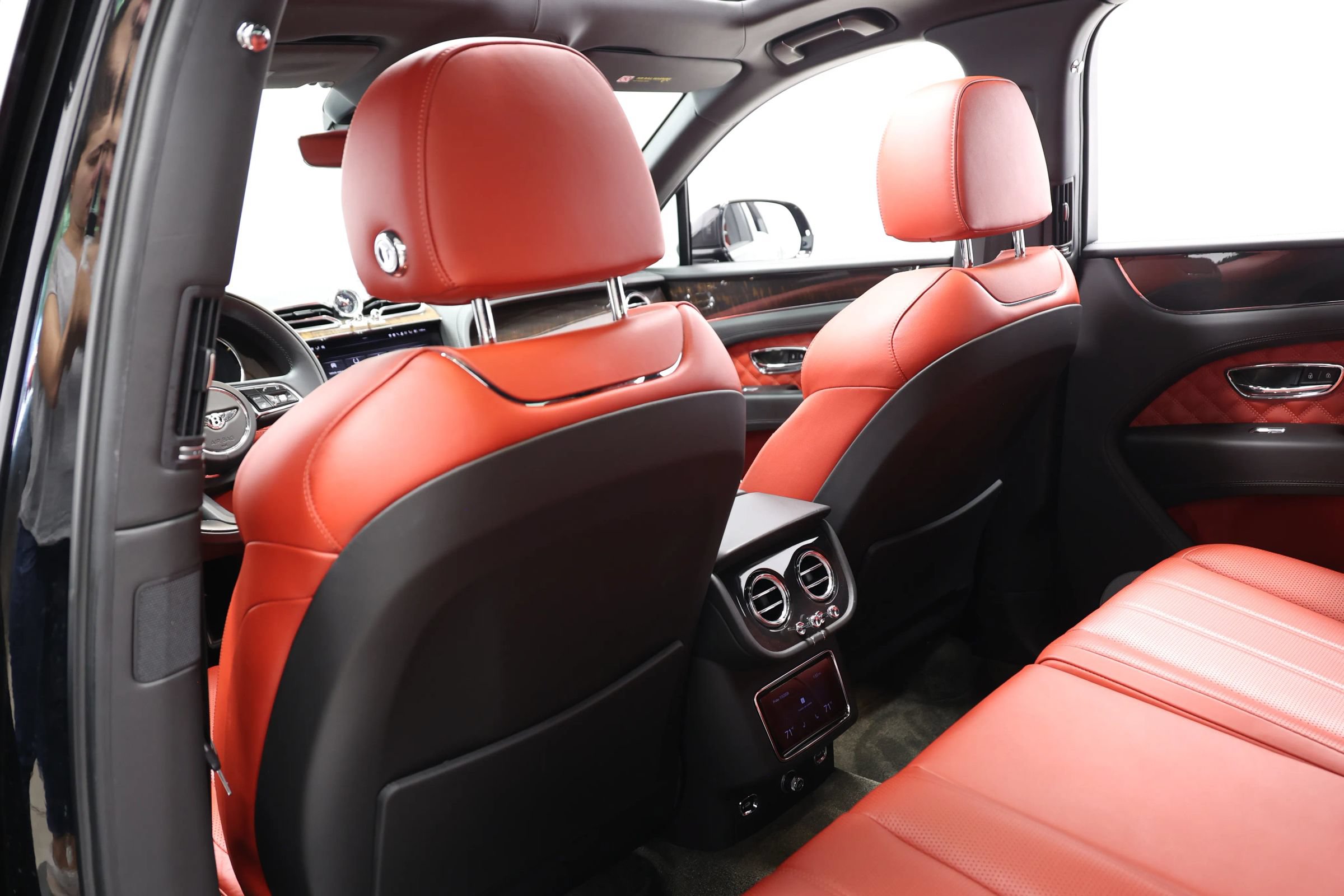 Used 2022 Bentley Bentayga AWD/4WD image 65