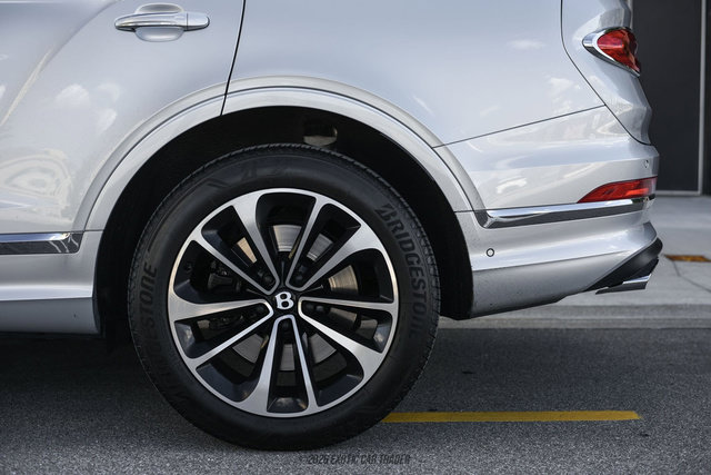 Used 2021 Bentley Bentayga AWD/4WD image 5