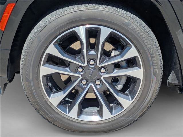 Used 2023 Jeep Grand Cherokee Overland AWD/4WD image 21