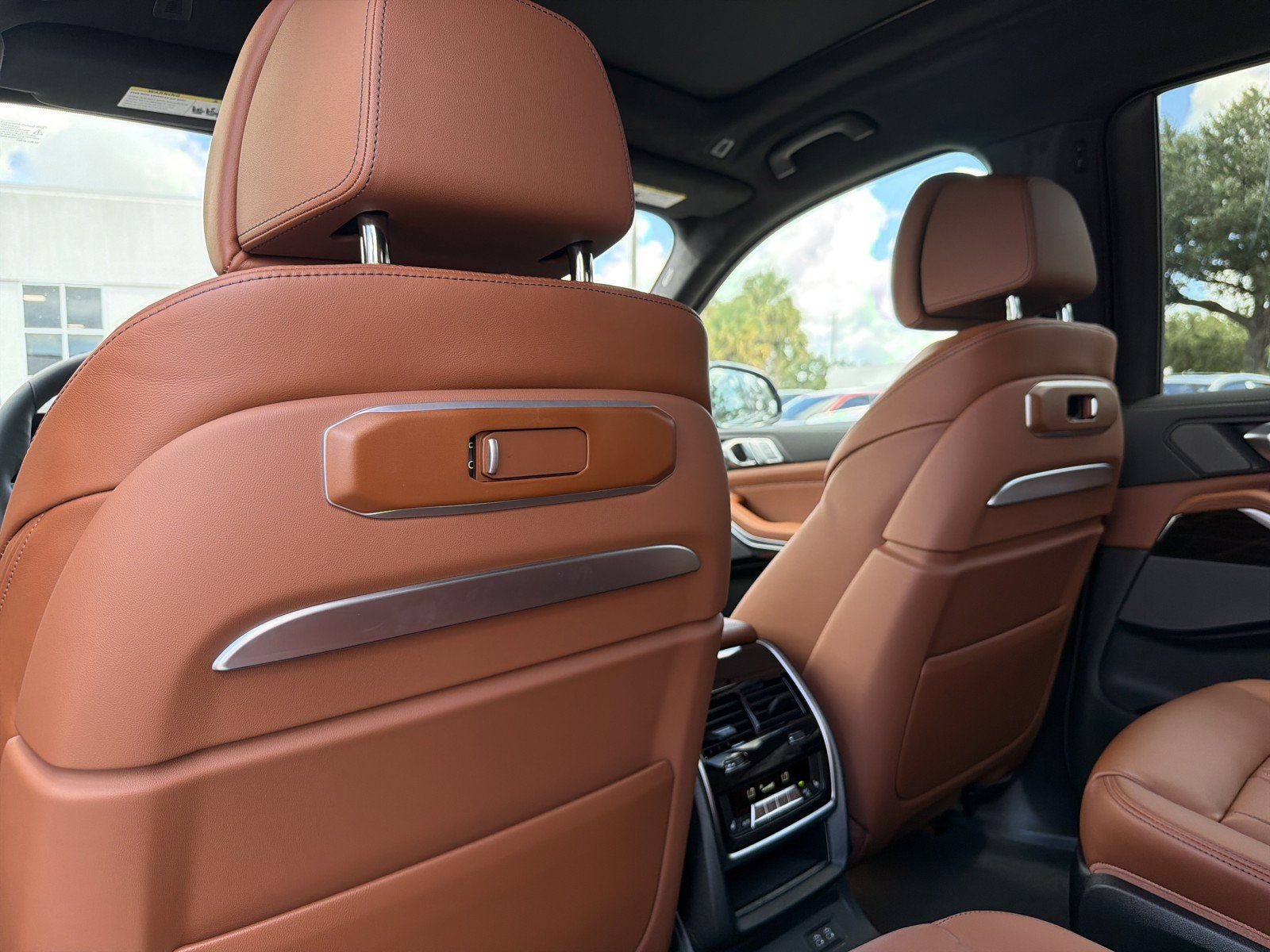 New 2027 BMW X7 xDrive40i w/ Executive Package AWD/4WD image 22
