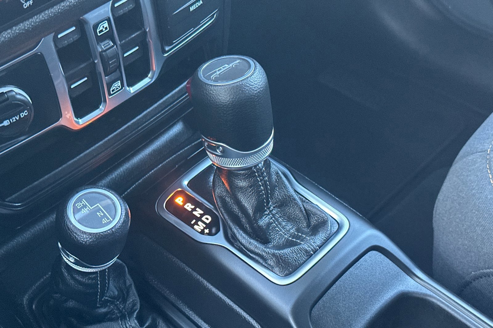 New 2025 Jeep Gladiator Nighthawk image 17