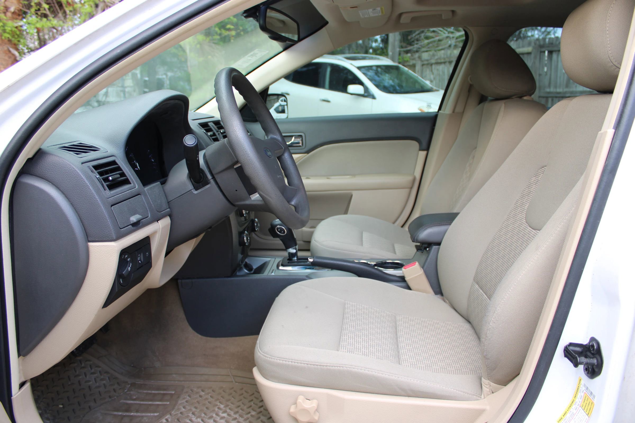 Used 2011 Ford Fusion SE w/ 202A Rapid Spec Order Code FWD image 7