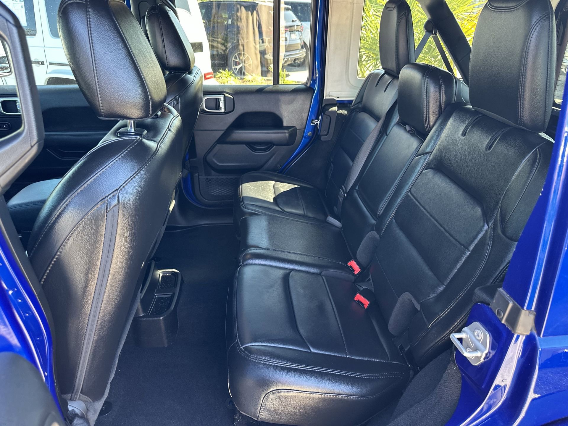 Used 2020 Jeep Wrangler Unlimited Sahara image 19