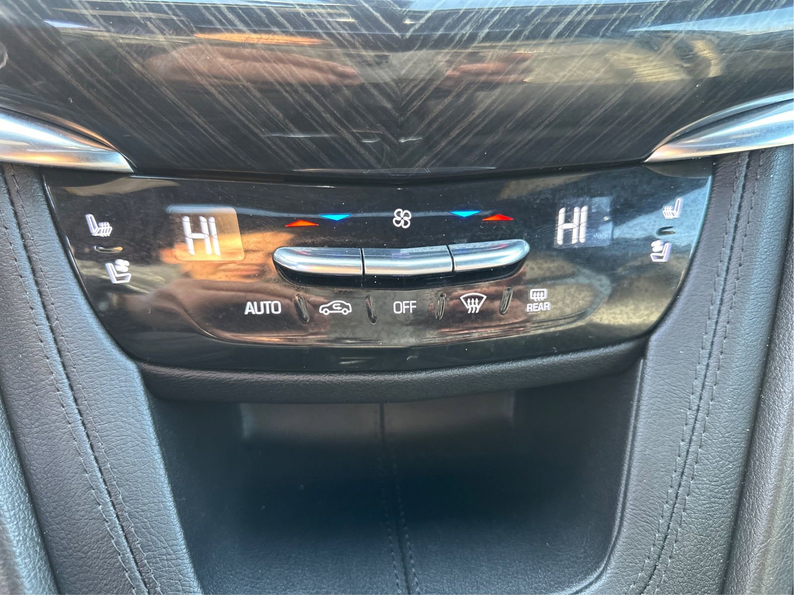 Used 2021 Cadillac XT6 Premium Luxury image 28