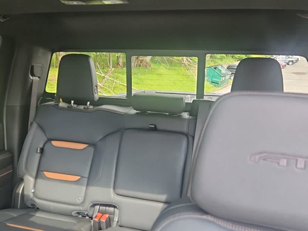 Used 2024 GMC Sierra 2500 AT4 w/ AT4 Premium Plus Package AWD/4WD image 17