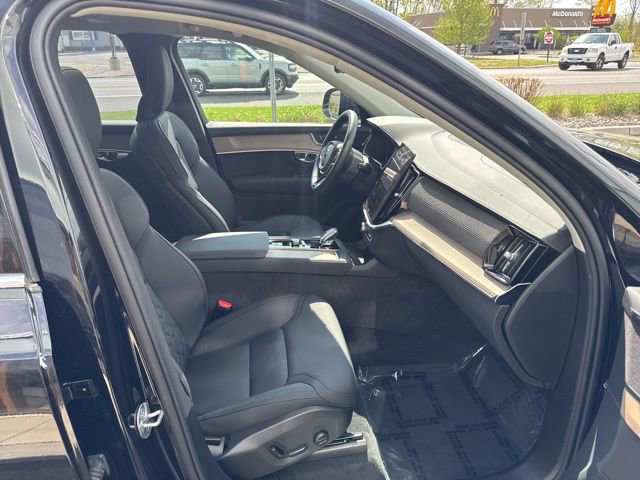 Used 2025 Volvo XC90 B6 Plus AWD/4WD image 14