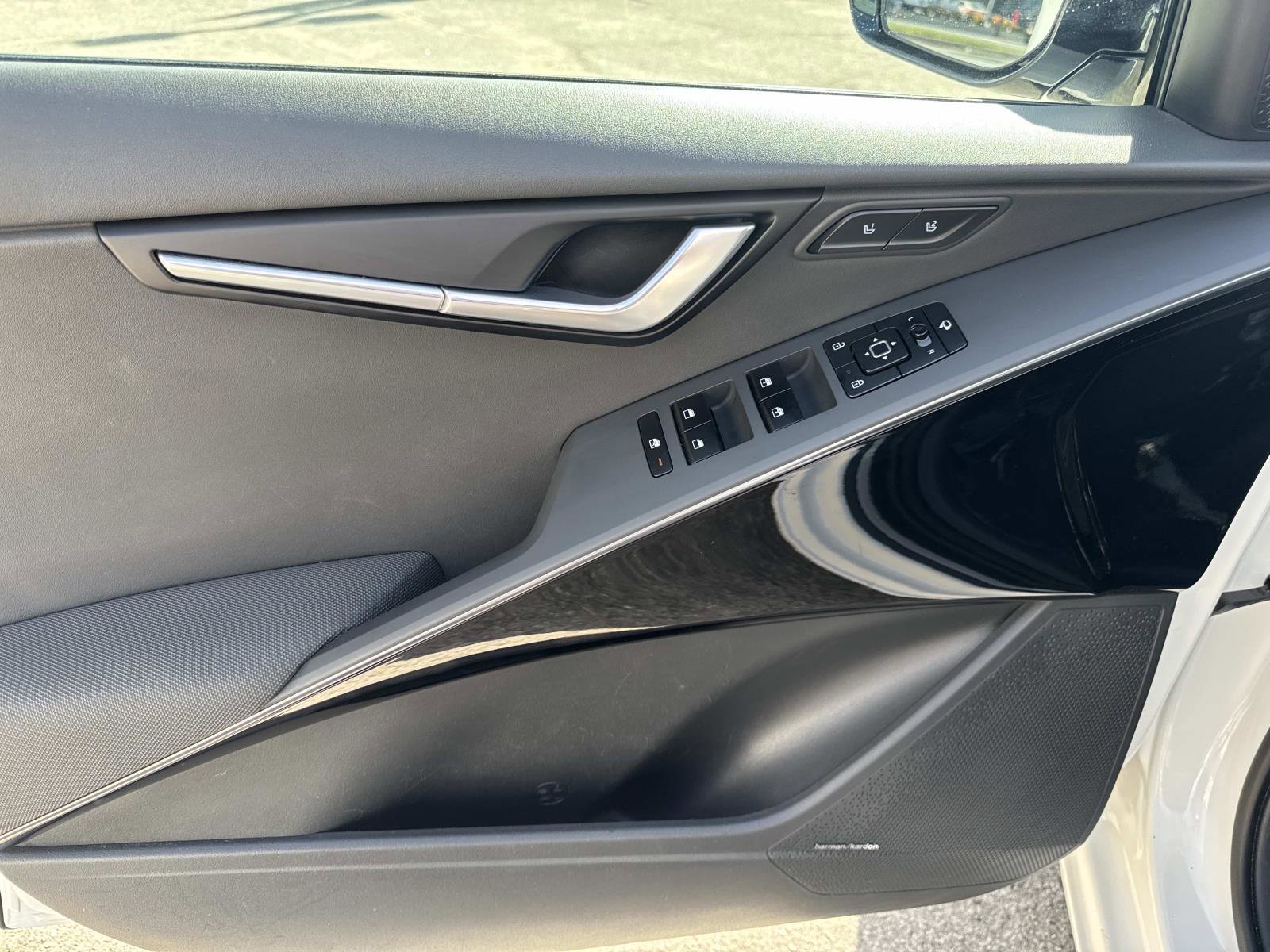 Used 2025 Kia Niro Wave image 13