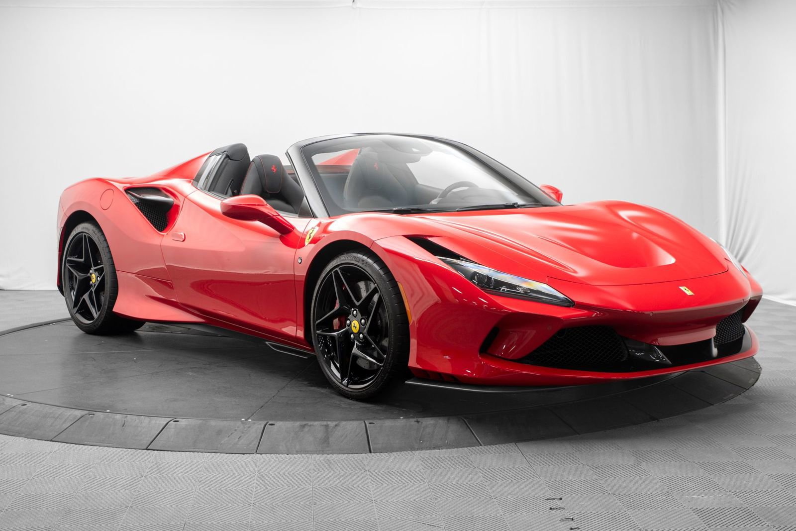 Used 2021 Ferrari F8 Tributo RWD image 2
