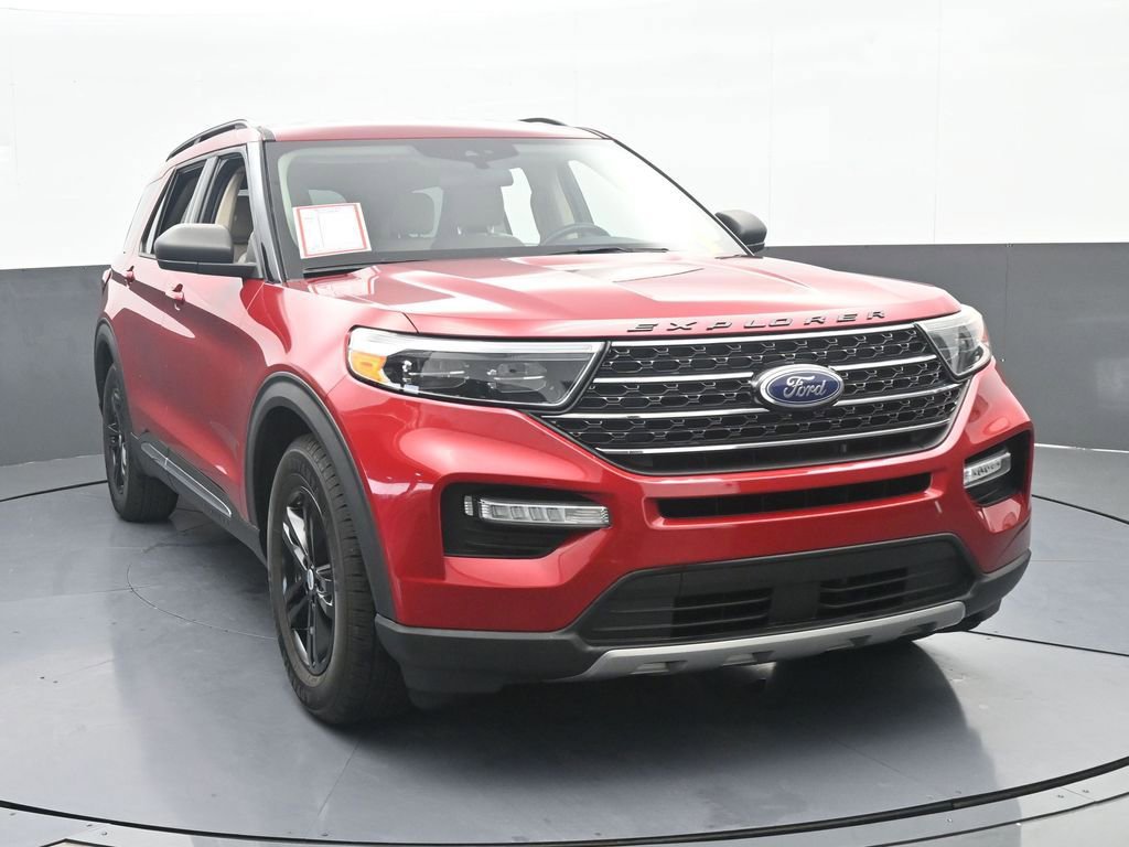 Used 2021 Ford Explorer XLT w/ Equipment Group 202A image 9