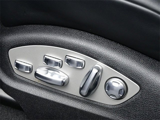 Used 2025 Porsche Macan image 13