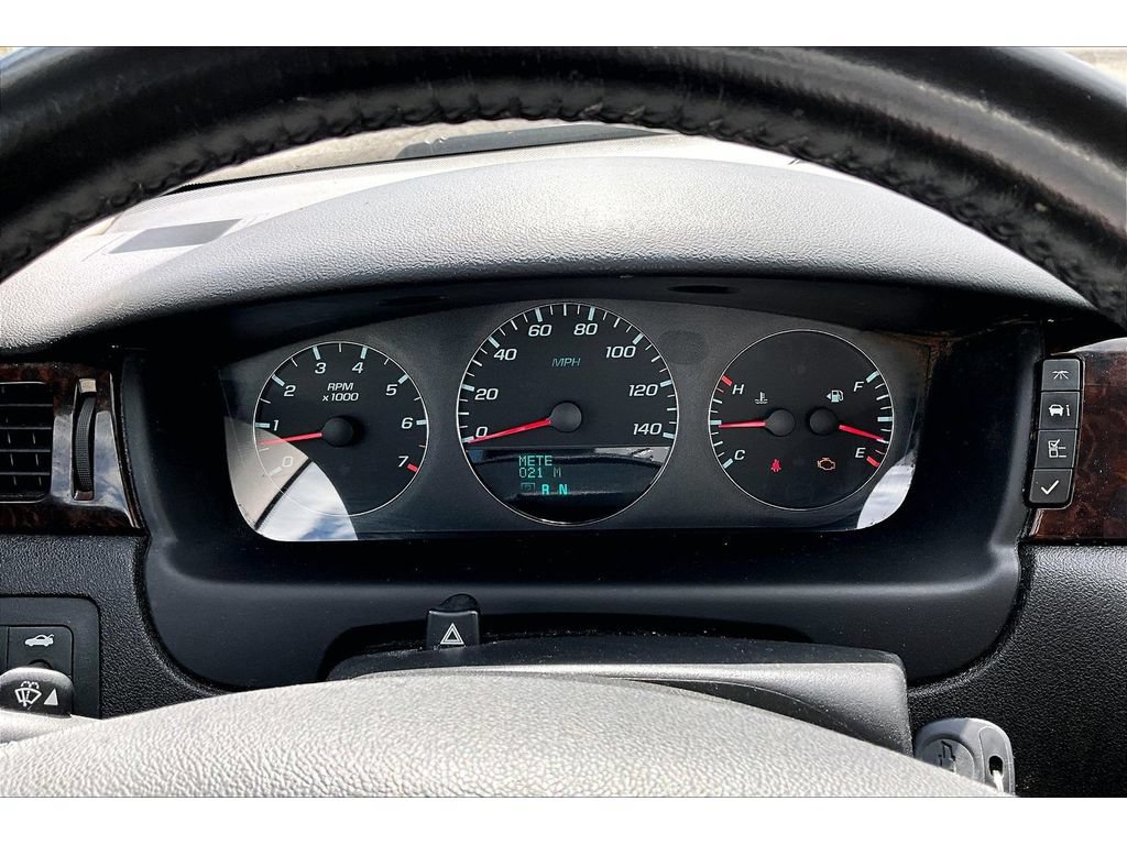 Used 2013 Chevrolet Impala LTZ FWD image 29