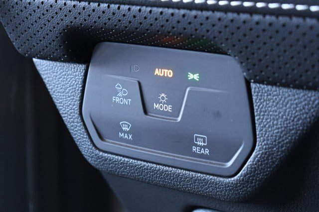 Used 2024 Volkswagen Atlas Cross Sport SEL R-Line AWD/4WD image 42