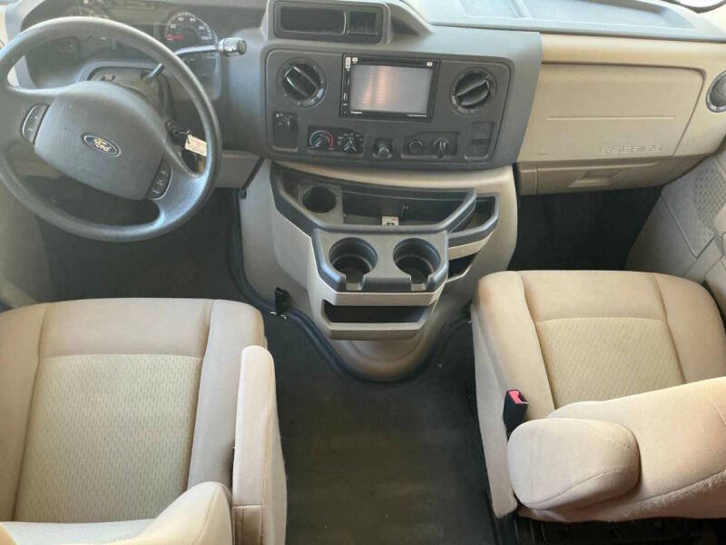 Used 2012 Ford E-450 and Econoline 450 Super Duty w/ Motorhome Prep Pkg image 12