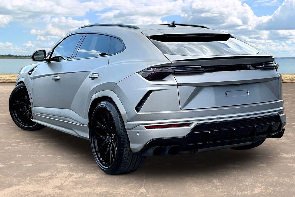 Used 2021 Lamborghini Urus AWD/4WD image 6