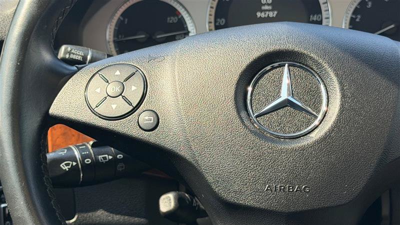 Used 2012 Mercedes-Benz GLK 350 4MATIC image 31