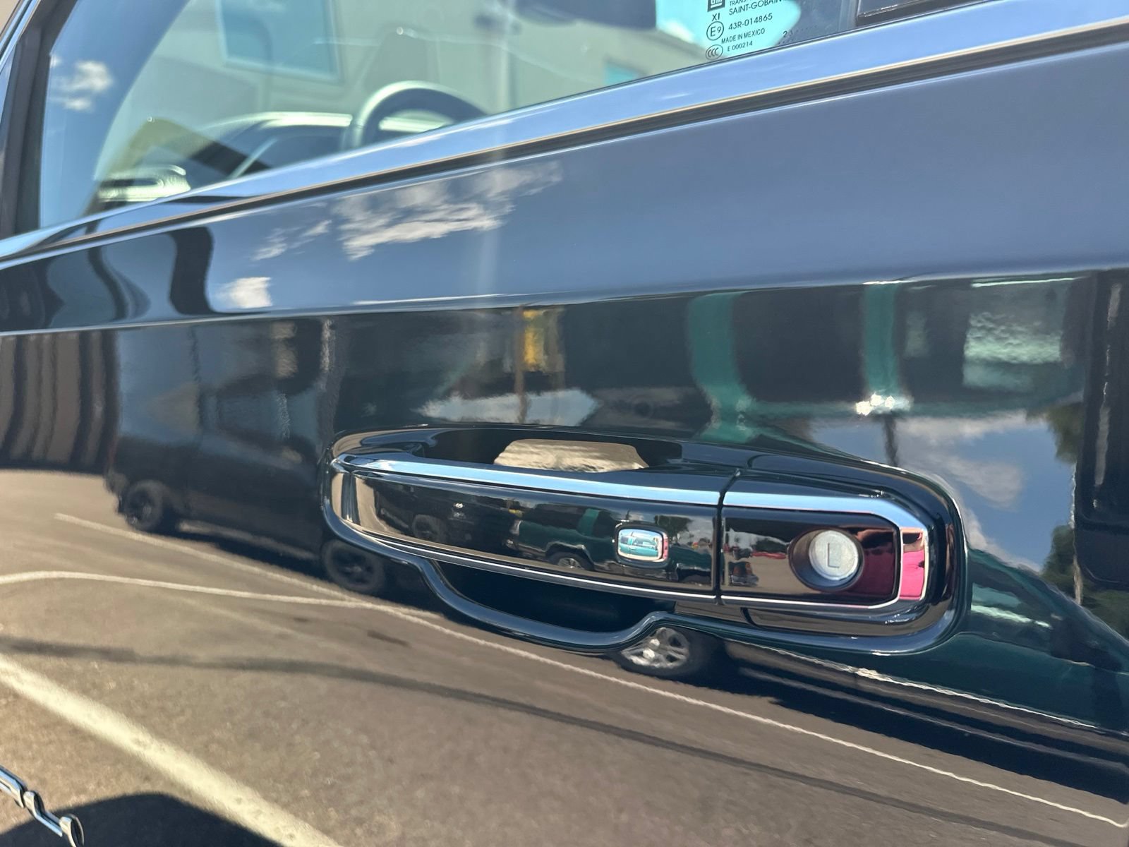 Used 2023 GMC Yukon Denali AWD/4WD image 11