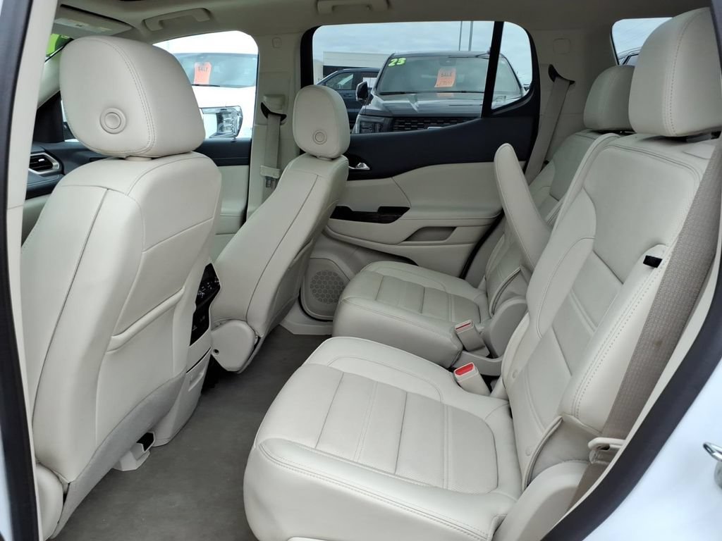 Used 2023 GMC Acadia Denali w/ Denali Technology Package AWD/4WD image 10