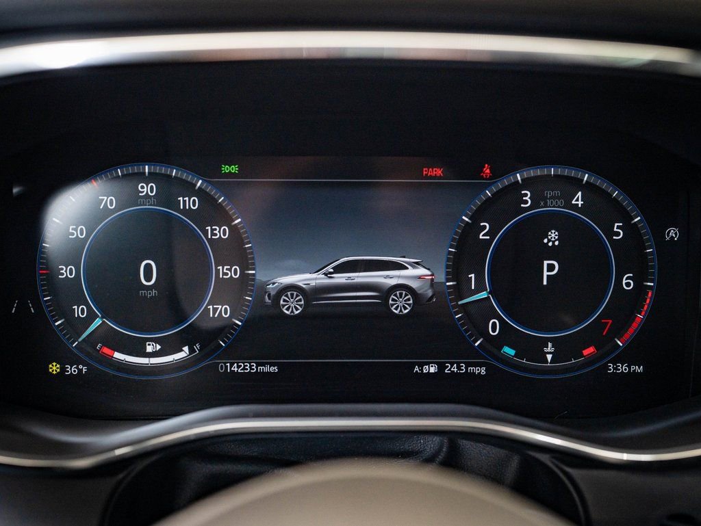 Used 2025 Jaguar F-PACE R-Dynamic S AWD/4WD image 28