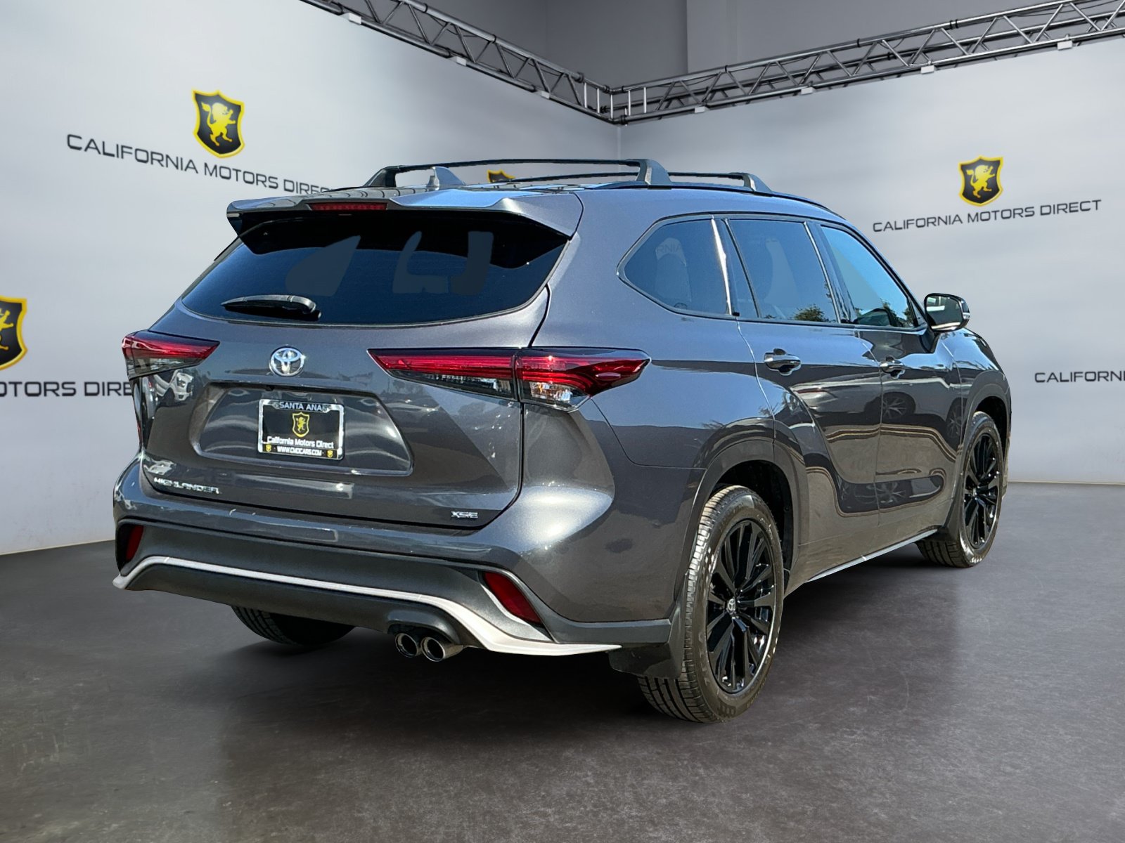 Used 2023 Toyota Highlander XSE FWD image 5