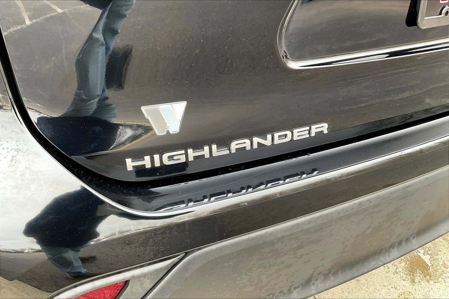 Used 2025 Toyota Highlander XLE image 24
