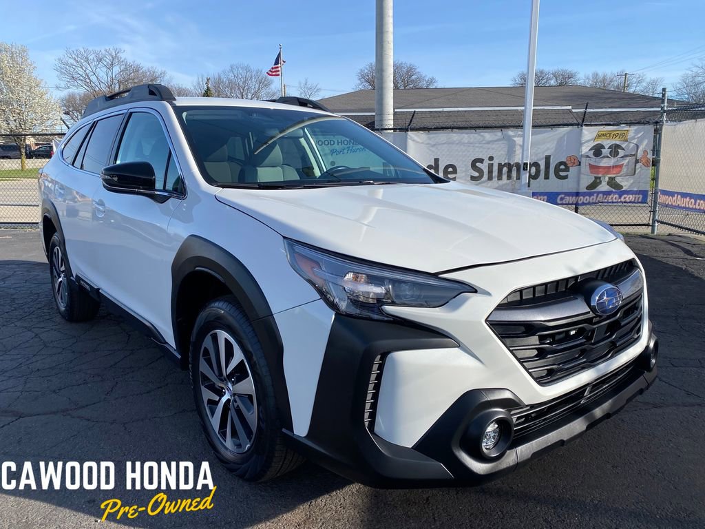 Used 2024 Subaru Outback Premium AWD/4WD image 1