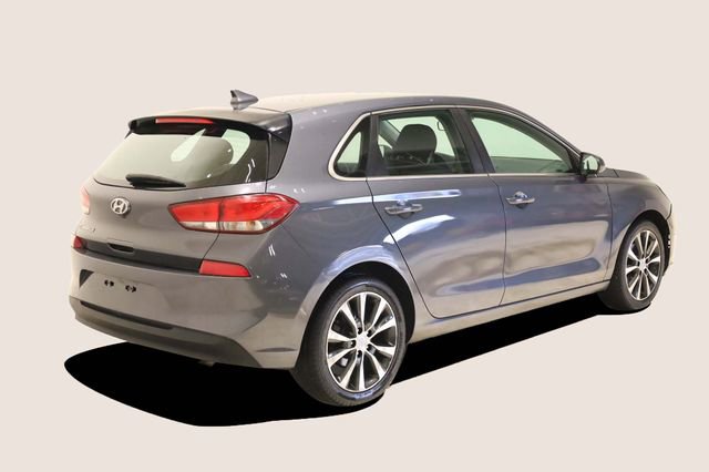 Used 2018 Hyundai Elantra GT FWD image 6