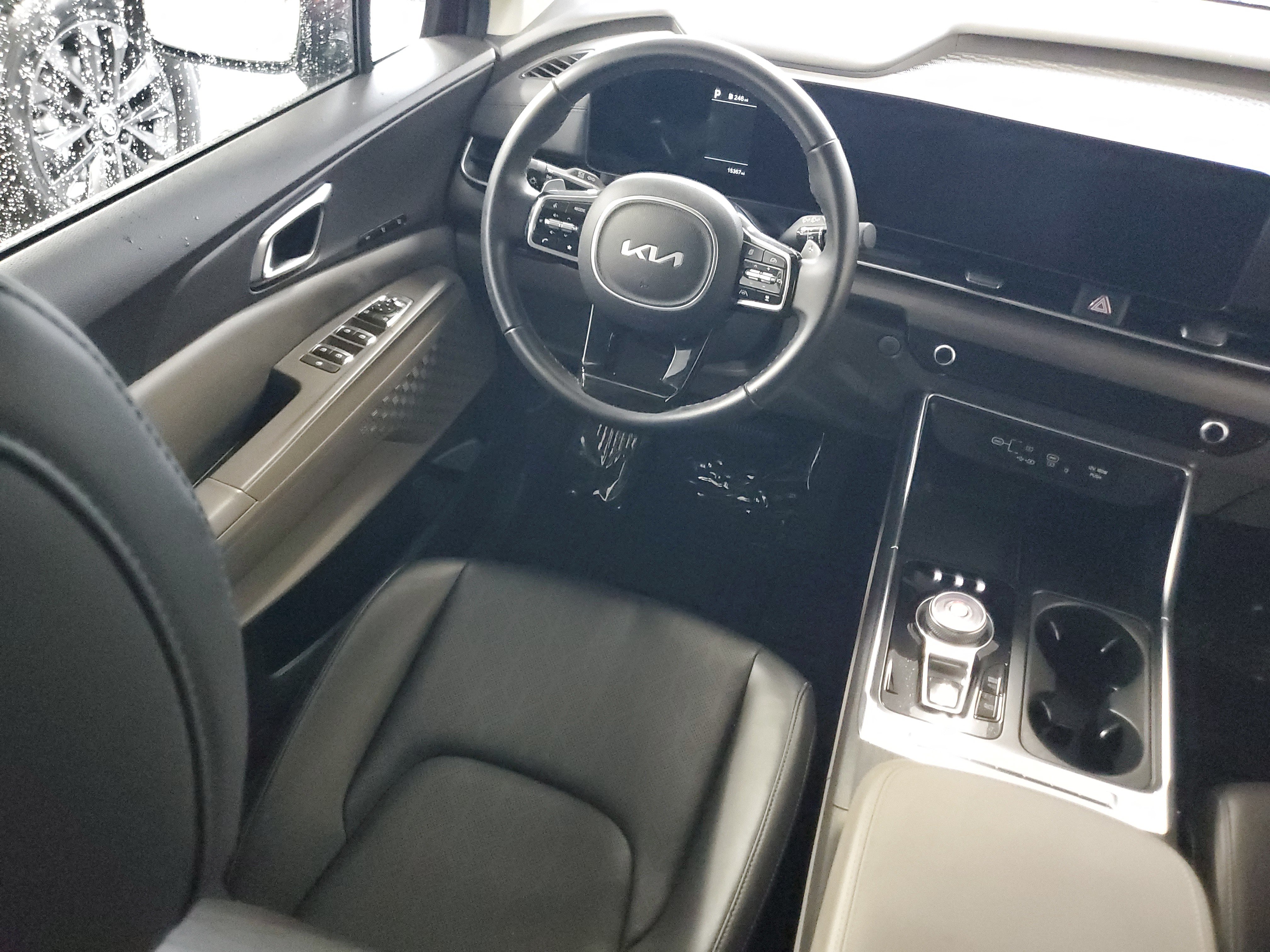 Used 2025 Kia Carnival EX FWD image 15