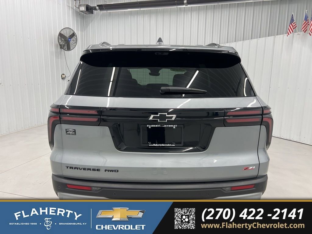 Used 2025 Chevrolet Traverse Z71 w/ Enhanced Driving Package image 4