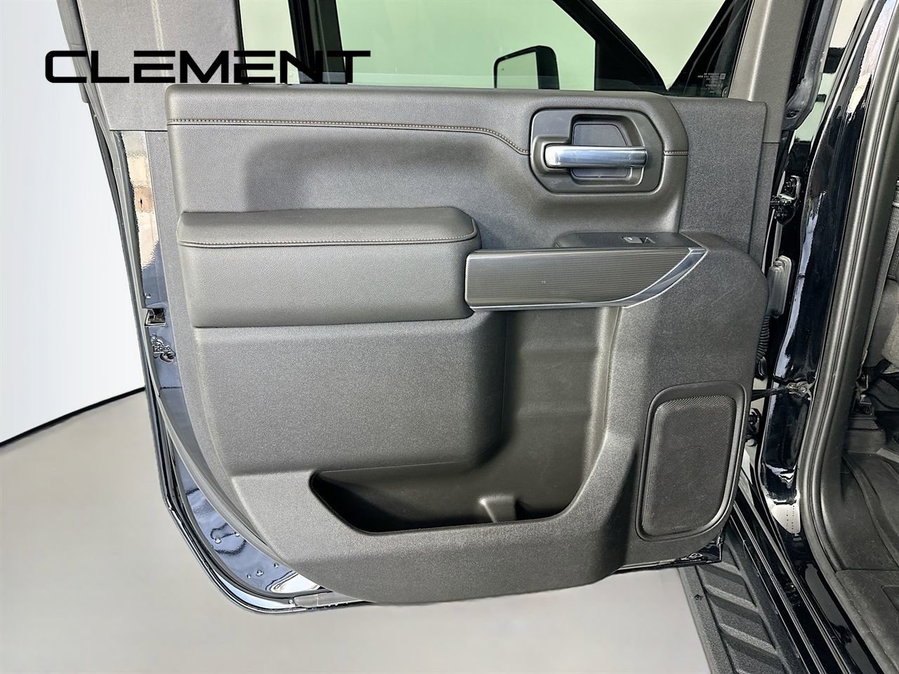 Used 2023 GMC Sierra 3500 AT4 w/ AT4 Preferred Package AWD/4WD image 32