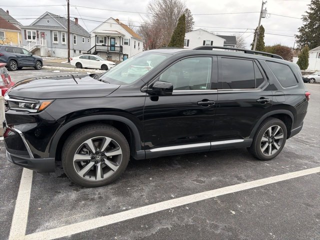 Used 2024 Honda Pilot Elite image 4