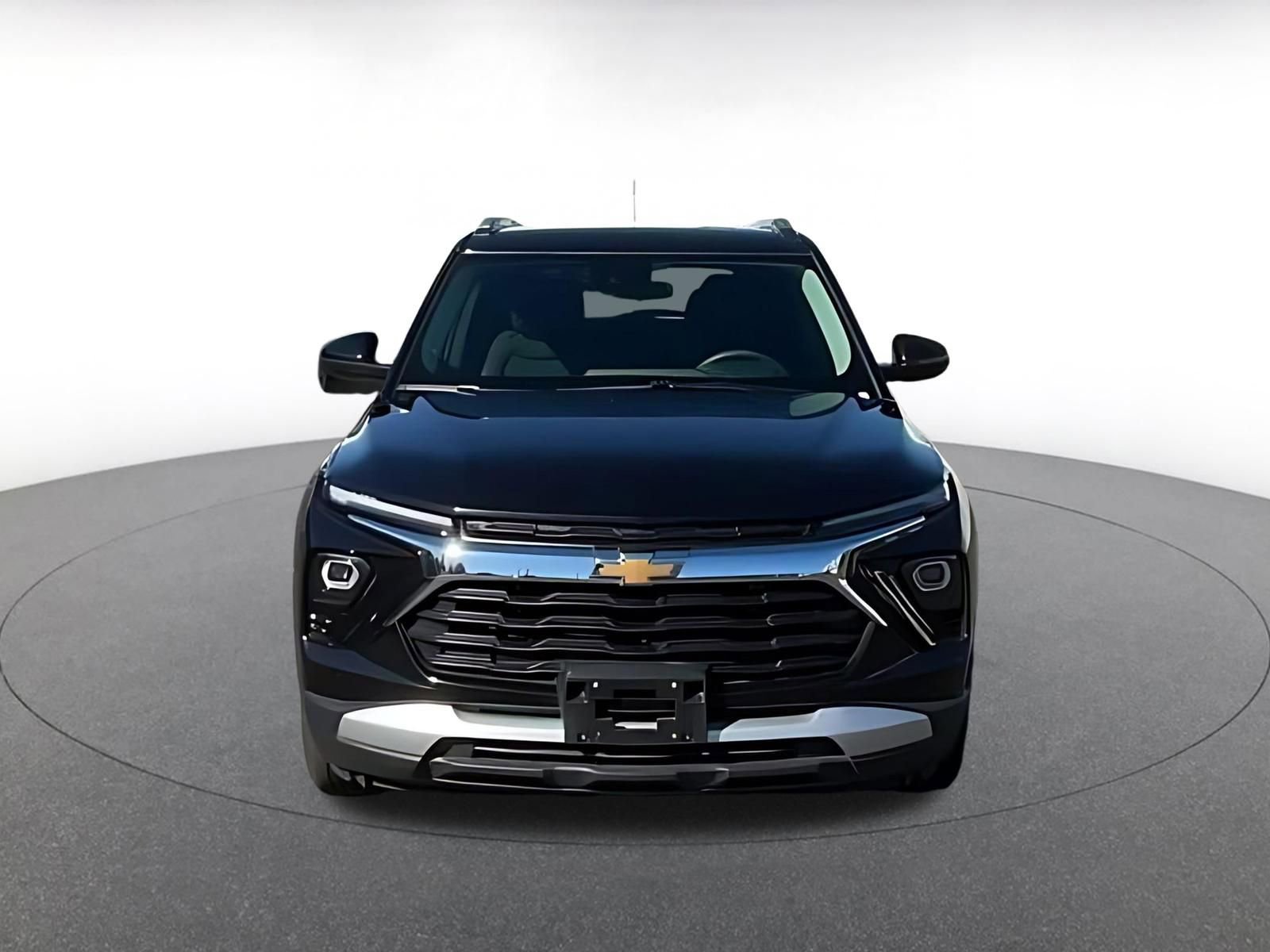 Used 2025 Chevrolet TrailBlazer LT FWD image 3