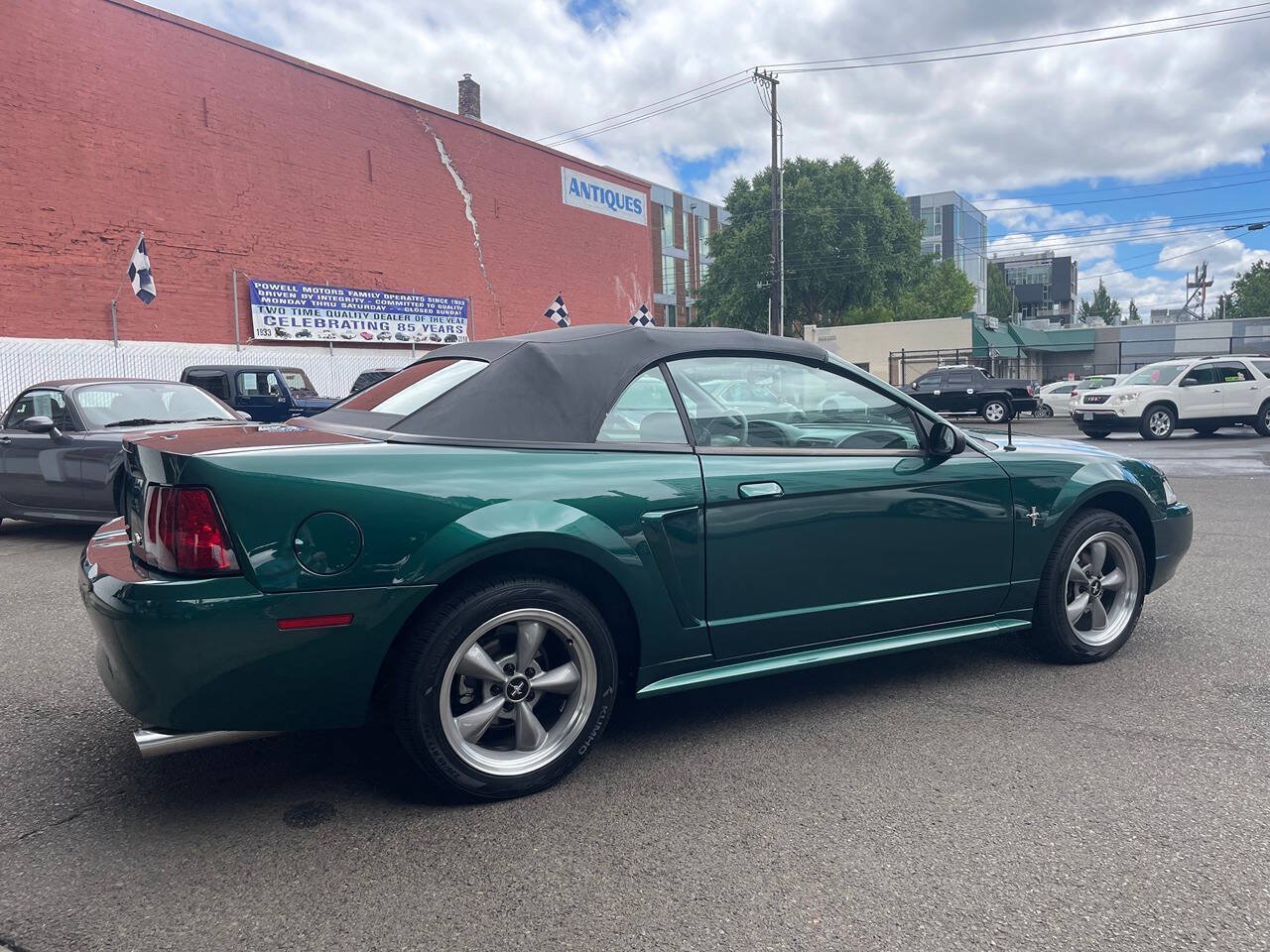 Used 2001 Ford Mustang Convertible RWD image 8