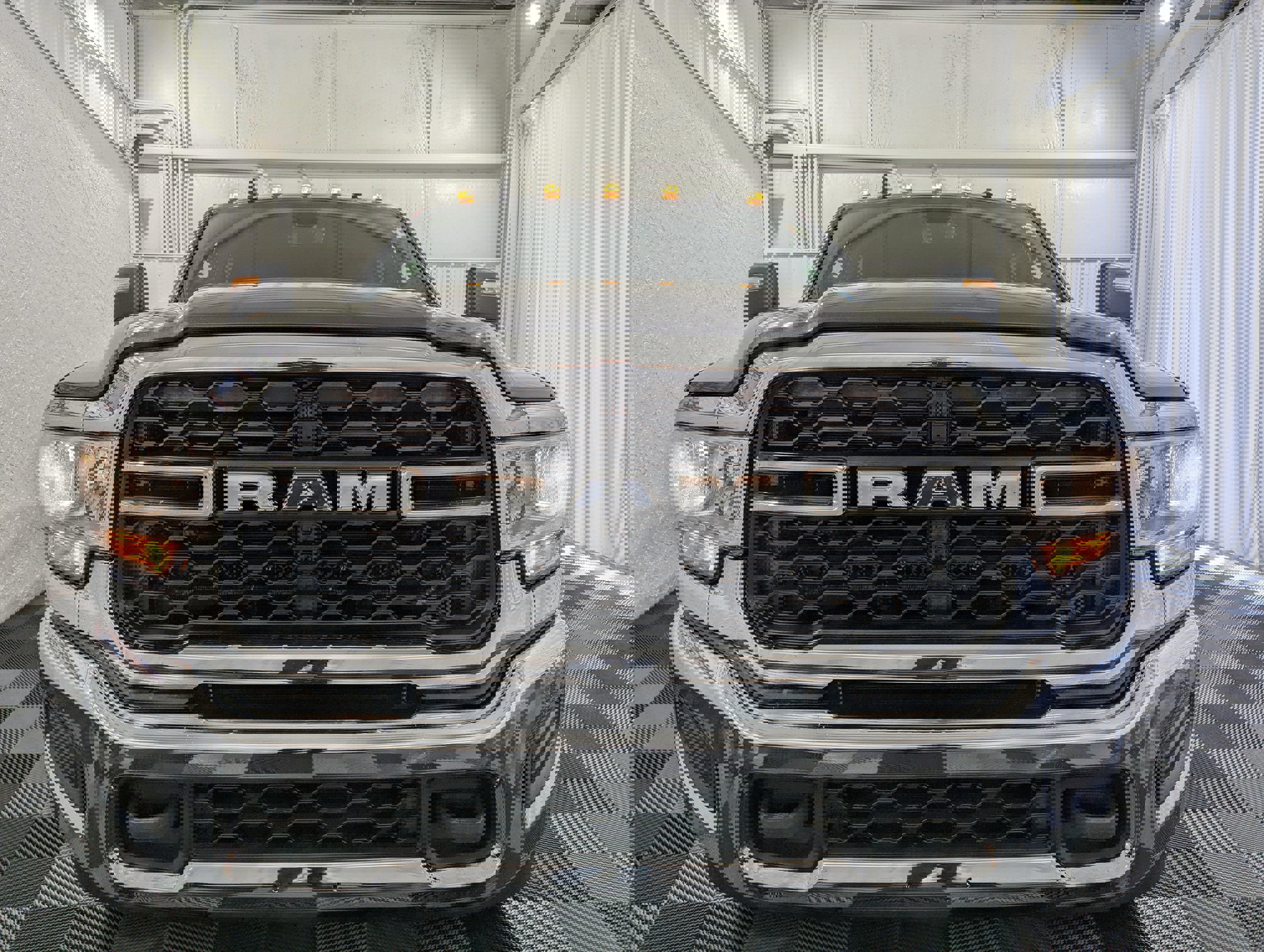 Used 2024 RAM 2500 Tradesman w/ Chrome Appearance Group image 4