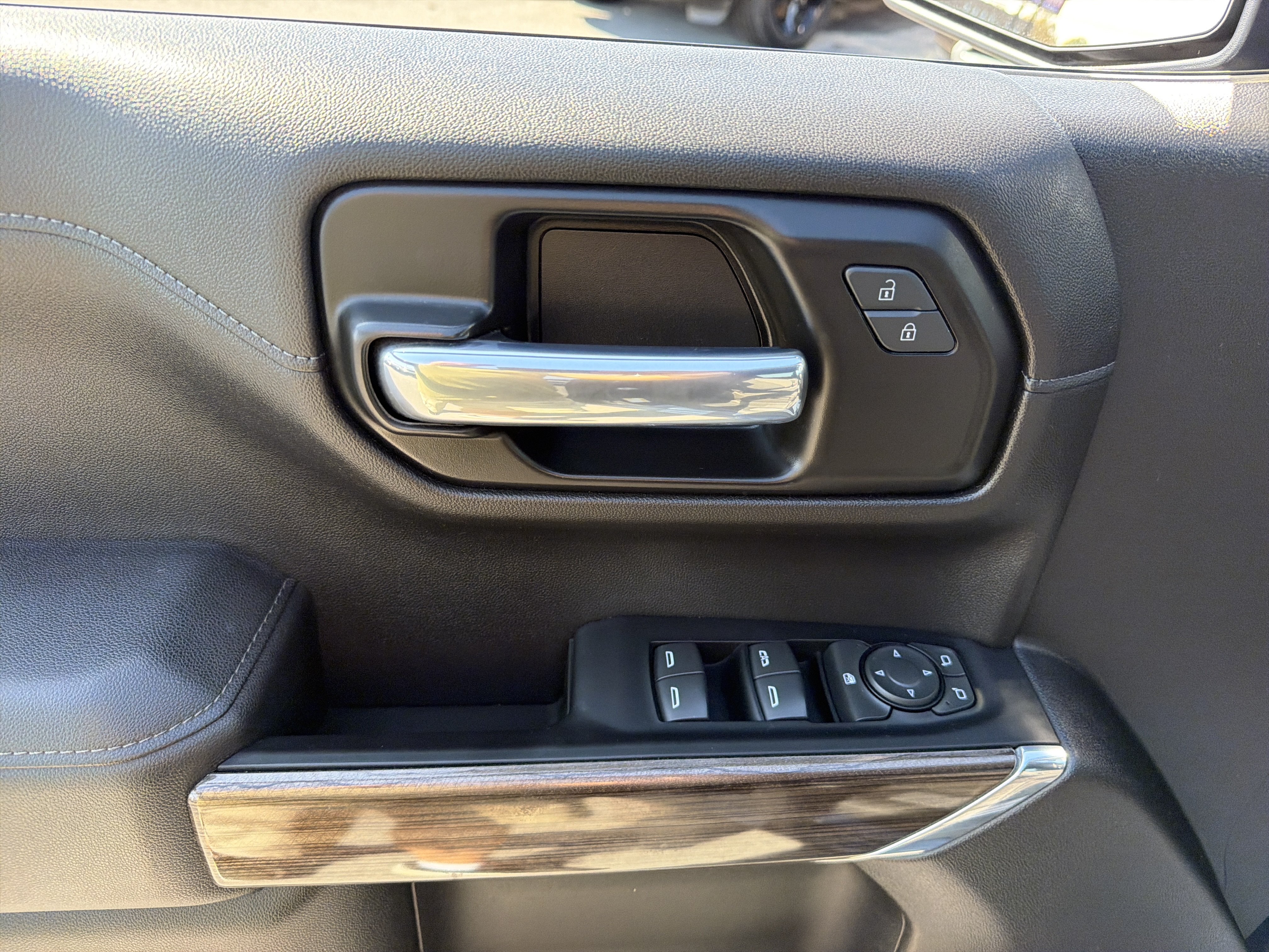 Certified 2022 Chevrolet Silverado 1500 LT AWD/4WD image 15