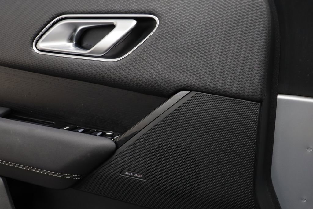 Used 2023 Land Rover Range Rover Velar R-Dynamic S image 7