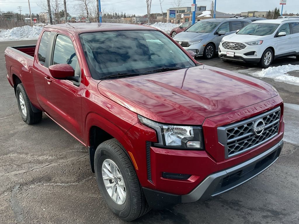 Used 2024 Nissan Frontier SV image 3