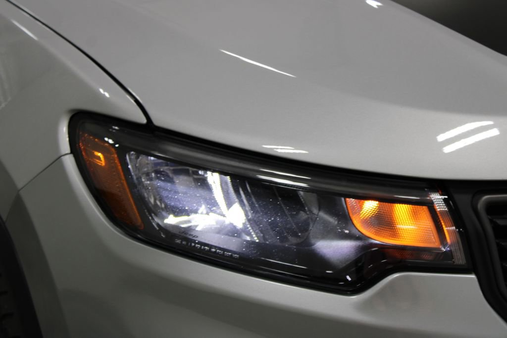 Used 2025 Jeep Compass Trailhawk AWD/4WD image 12