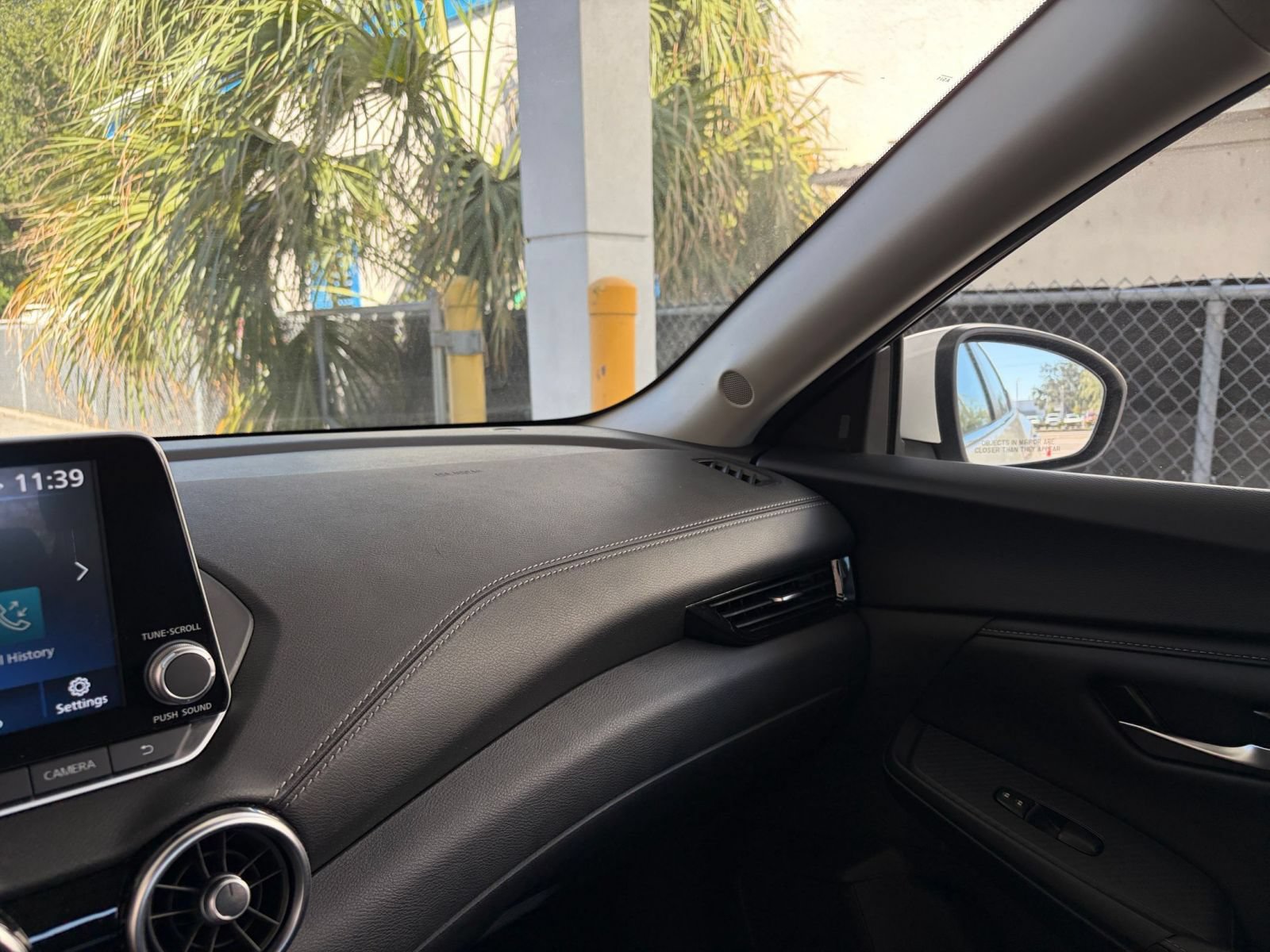 Used 2025 Nissan Sentra SV FWD image 34
