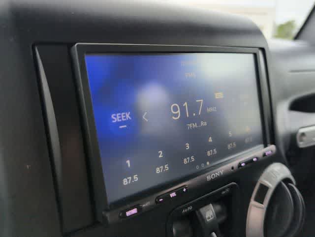 Used 2017 Jeep Wrangler Unlimited Rubicon AWD/4WD image 29