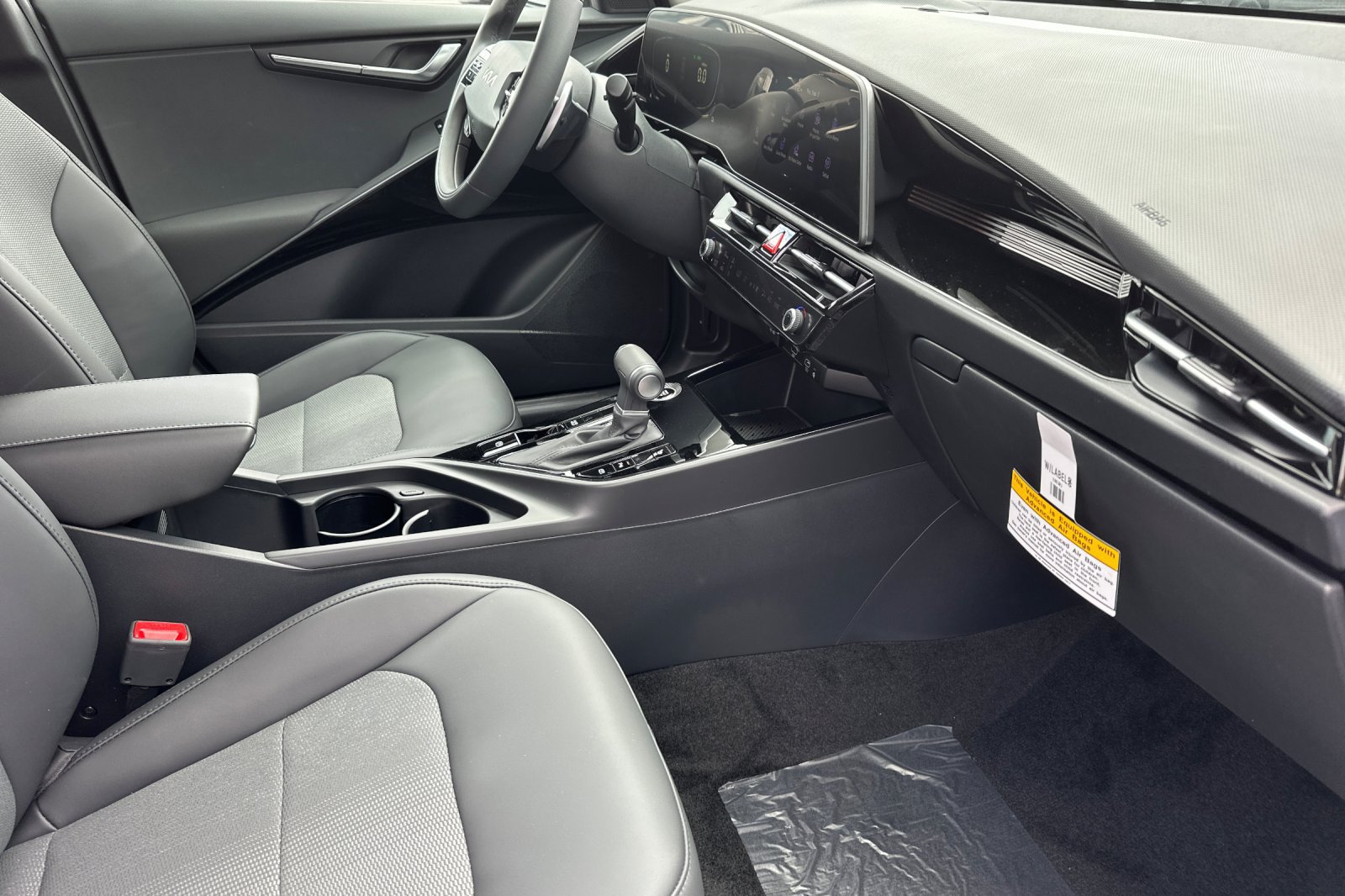 New 2026 Kia Niro EX FWD image 16