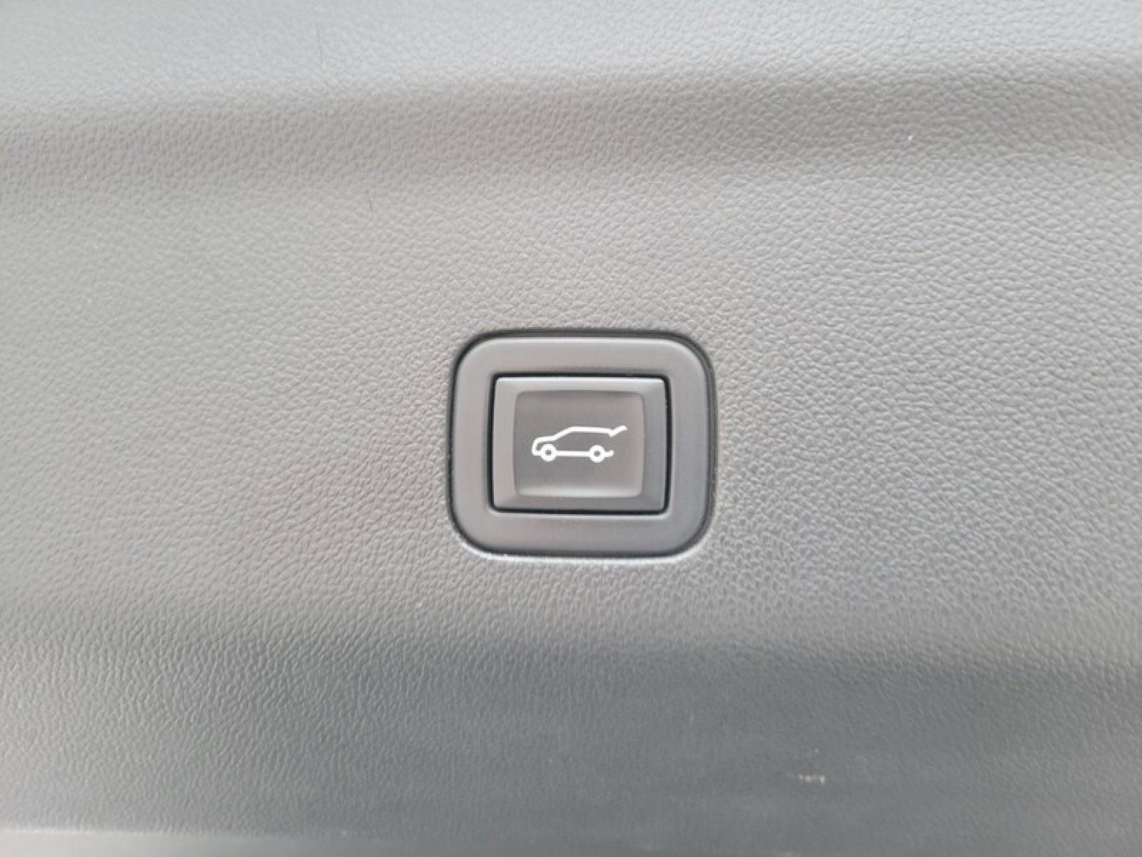 Used 2023 Chevrolet Tahoe RST image 8