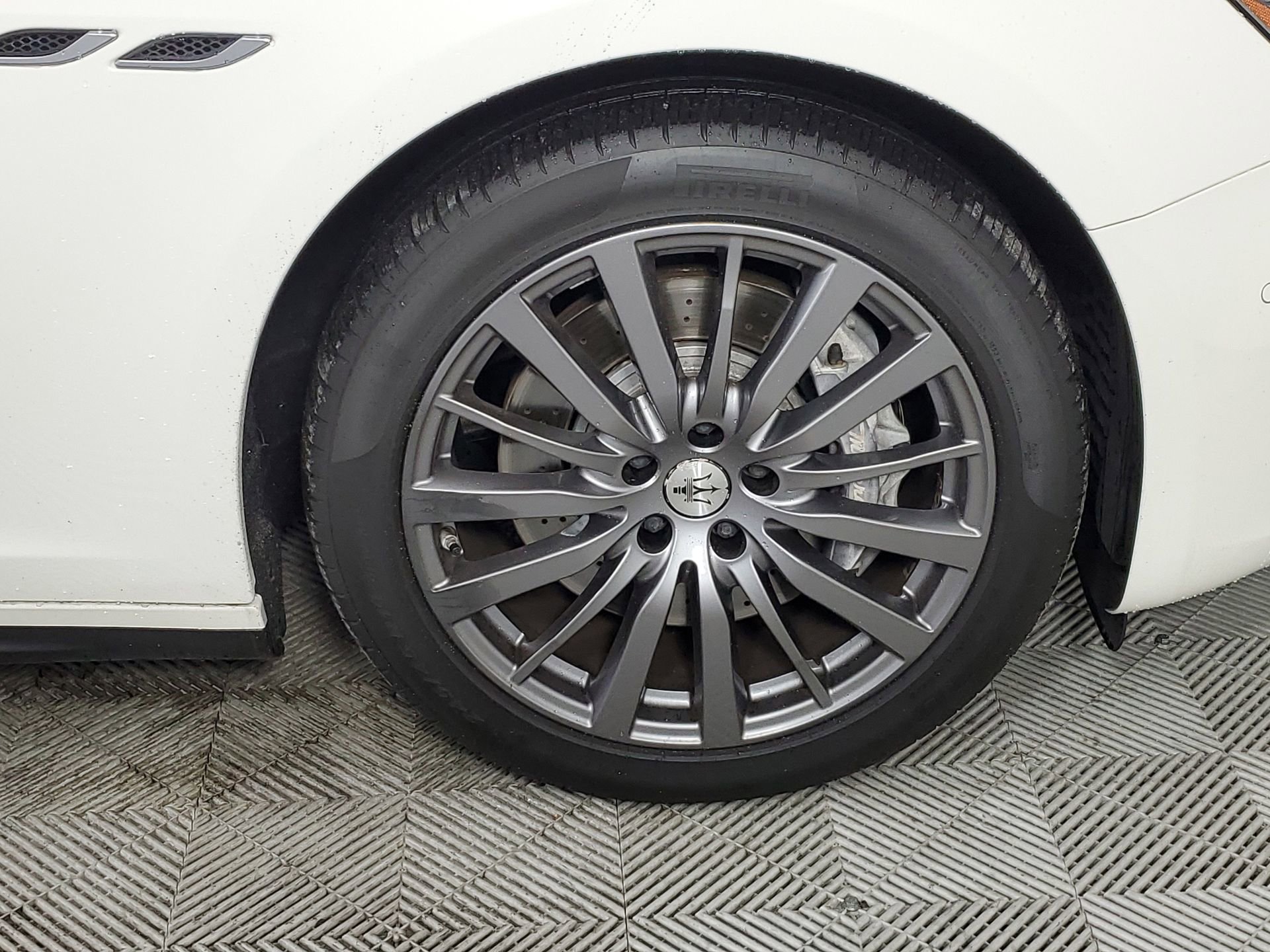 Used 2021 Maserati Ghibli S image 14