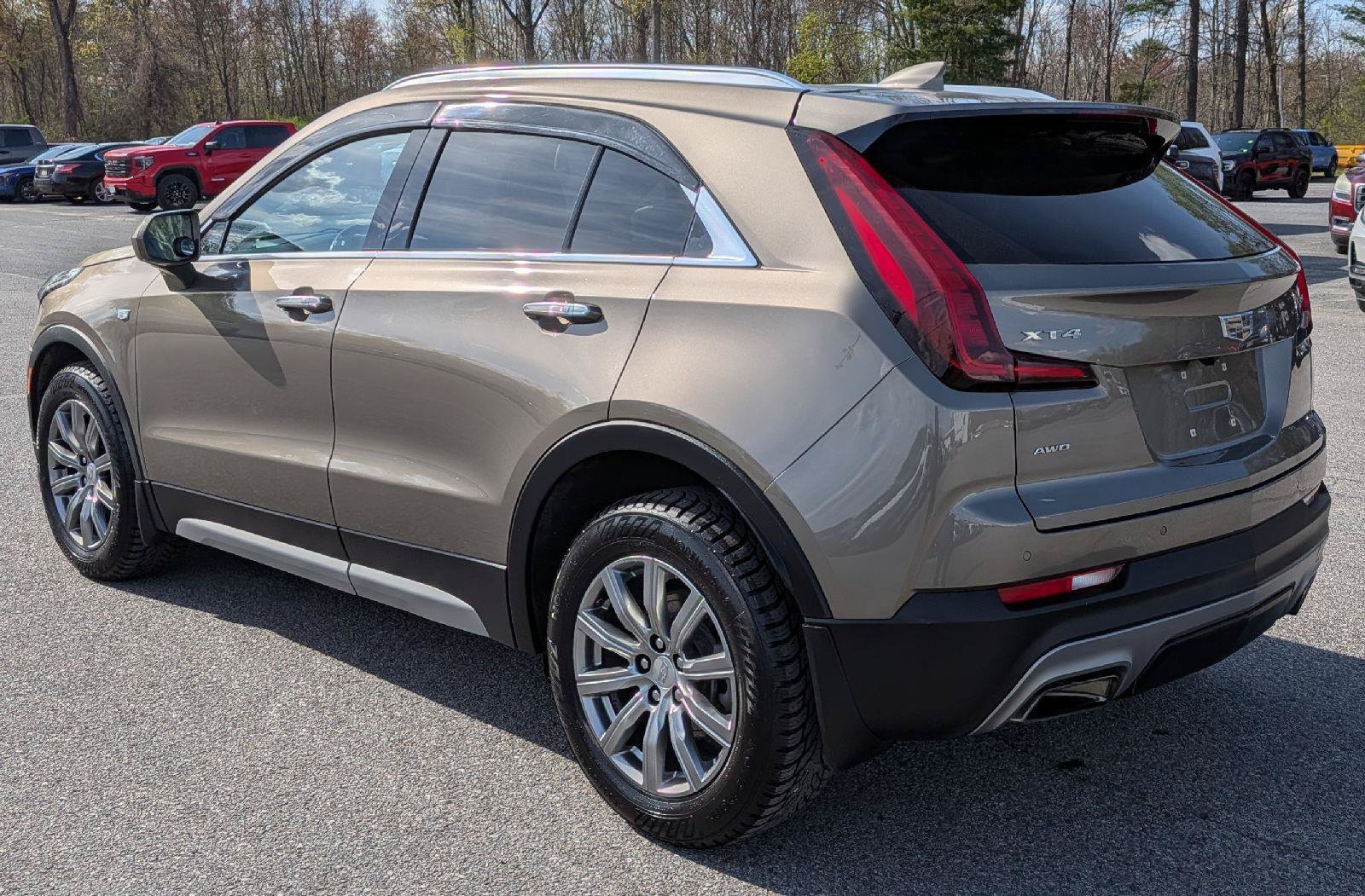 Used 2020 Cadillac XT4 Premium Luxury w/ Technology Package AWD/4WD image 7
