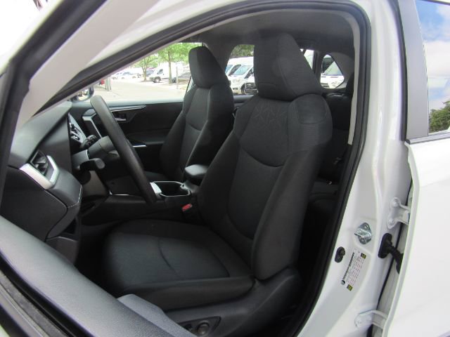 Used 2025 Toyota RAV4 XLE image 14