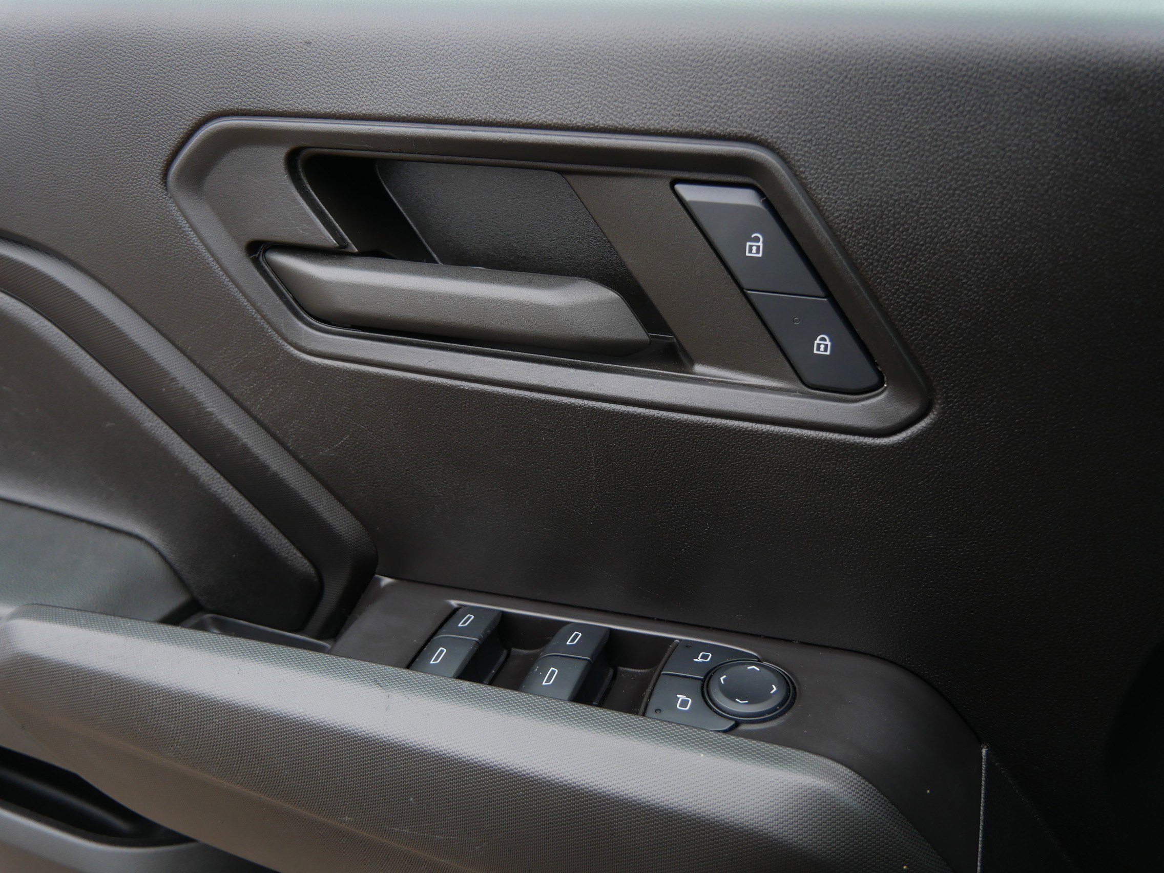 Used 2024 Chevrolet Colorado W/T image 27