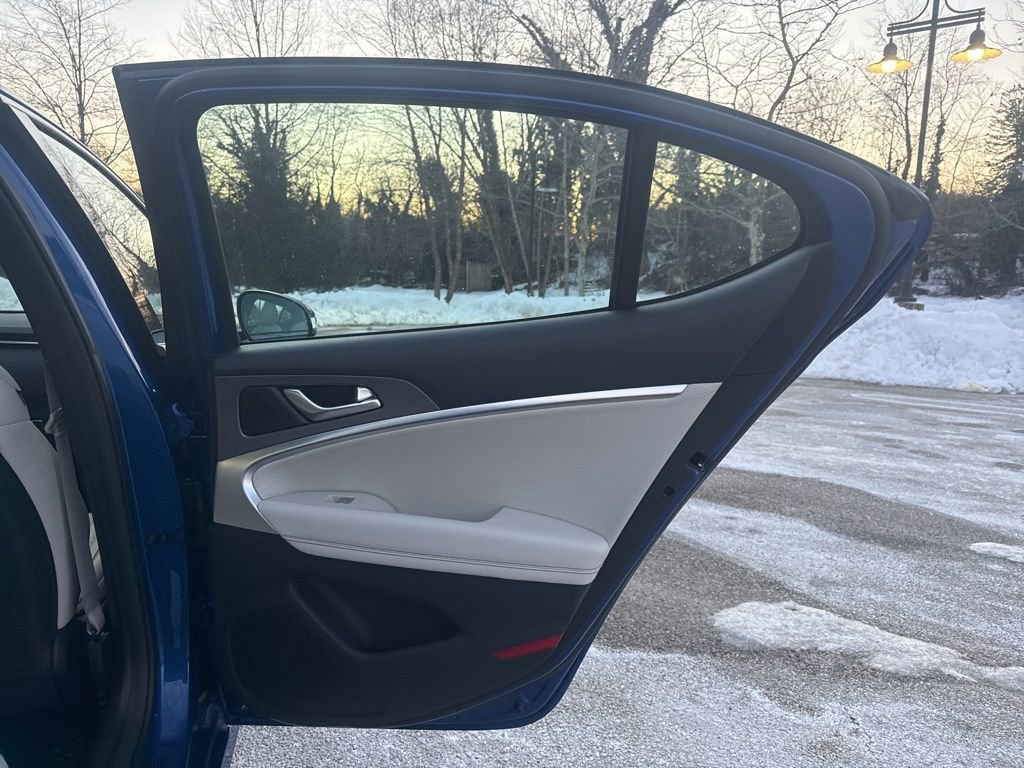 Used 2025 Genesis G70 2.5T w/ Sport Prestige Package image 28