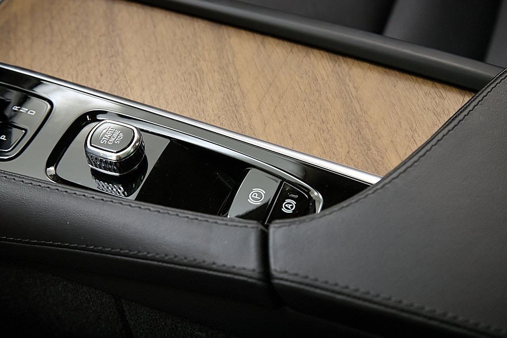 Certified 2023 Volvo XC90 B5 Plus w/ Protection Package Premier image 21