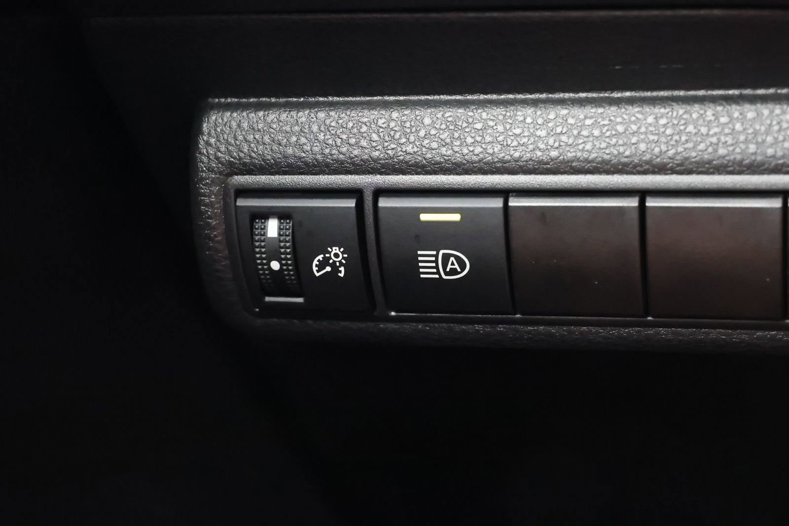 Used 2025 Toyota Corolla LE image 20